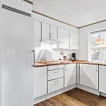 Dom wakacyjny 4 Bedroom Beautiful In *