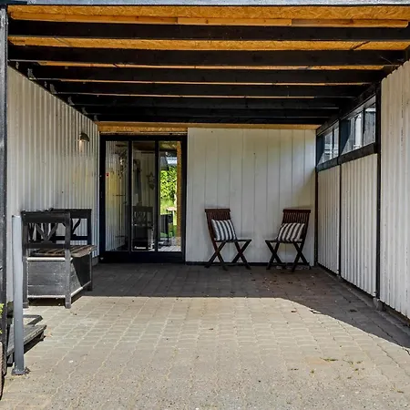 4 Bedroom Beautiful In Feriehus