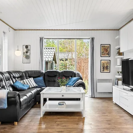 4 Bedroom Beautiful In Feriehus Skjern