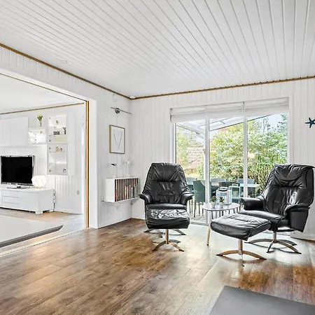 Semesterbostad 4 Bedroom Beautiful In Skjern