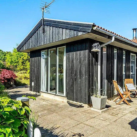 4 Bedroom Gorgeous In Skjern