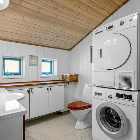 4 Bedroom Beautiful In * Skjern