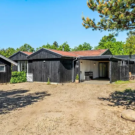 4 Bedroom Beautiful In Feriehus *