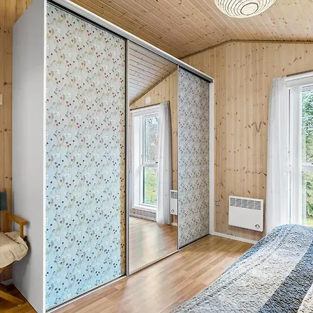 4 Bedroom Beautiful In Feriehus