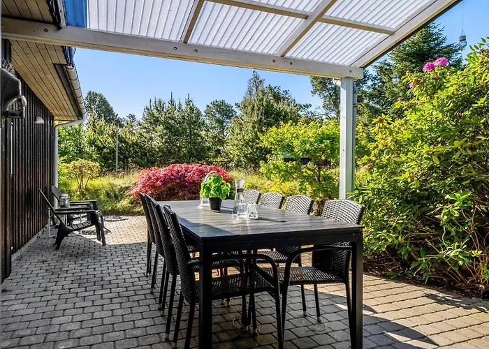Casa vacanze 4 Bedroom Beautiful In Skjern